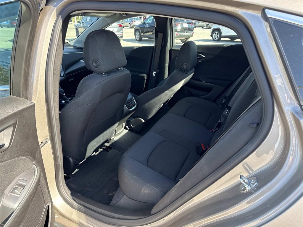 Used 2025 Chevrolet Malibu LT image 25