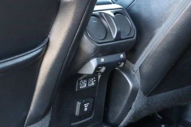 Used 2018 Jeep Wrangler Unlimited Sahara w/ Dual Top Group AWD/4WD image 19