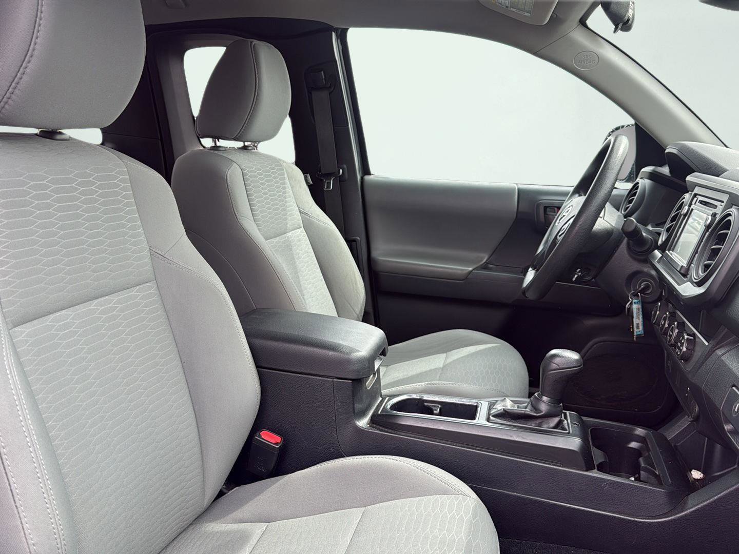 Used 2019 Toyota Tacoma SR image 18