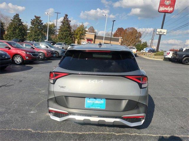 Used 2023 Kia Sportage LX image 7