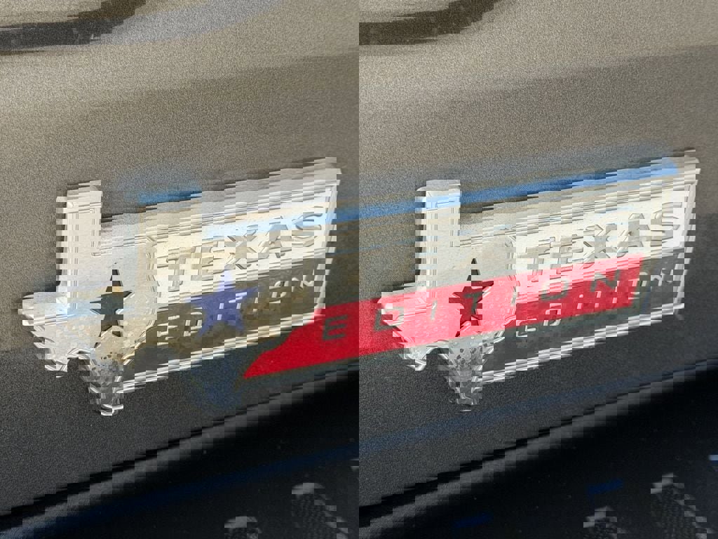 Used 2015 Ford F150 XLT w/ Equipment Group 302A Luxury RWD image 11