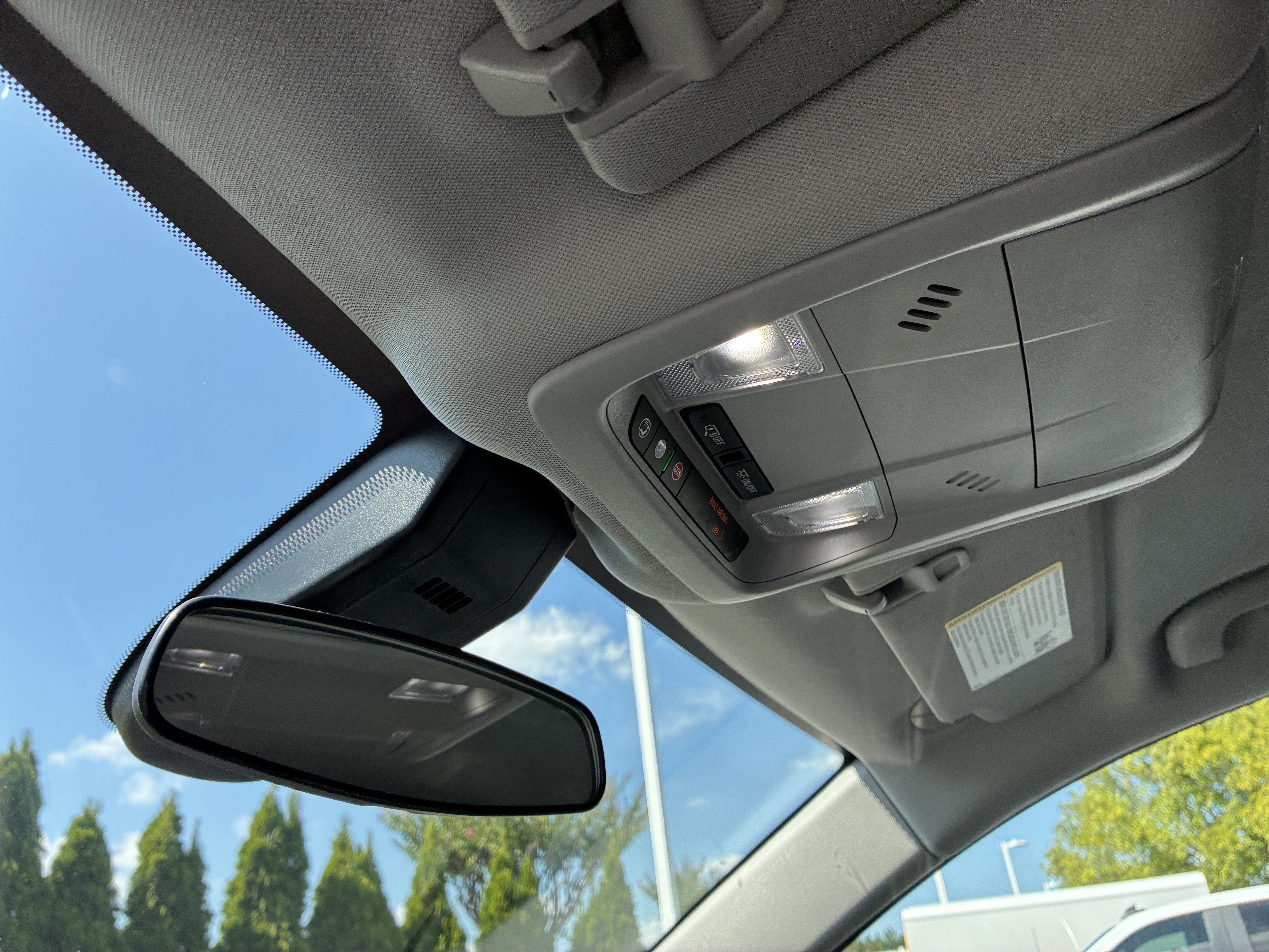 Used 2024 Chevrolet Equinox LT FWD image 37