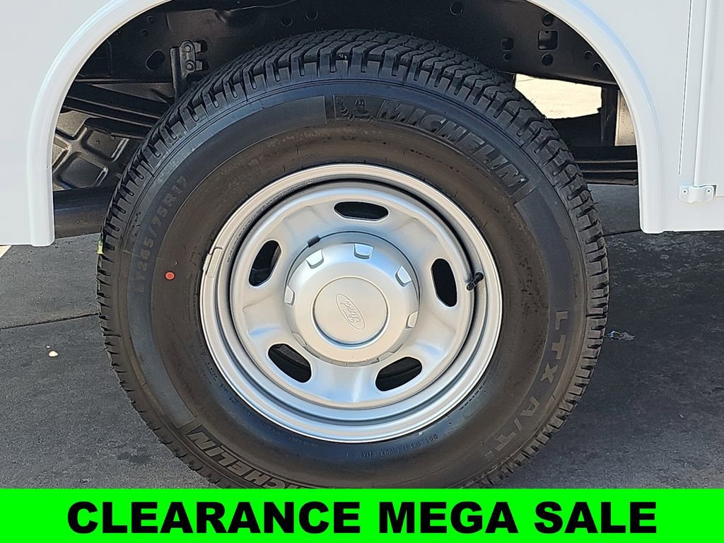 New 2025 Ford F250 XL w/ FX4 Off-Road Package image 38