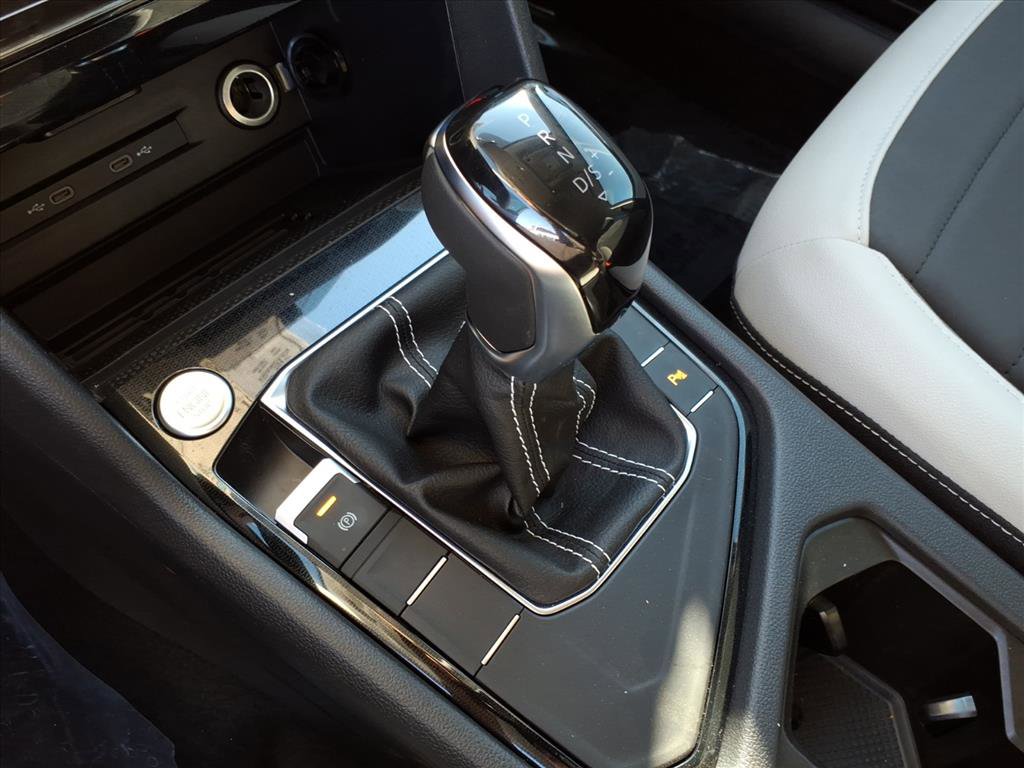 New 2026 Volkswagen Taos SE image 20