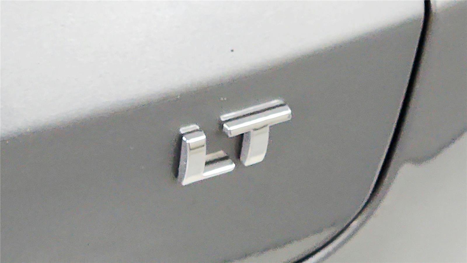 Used 2025 Chevrolet TrailBlazer LT FWD image 16