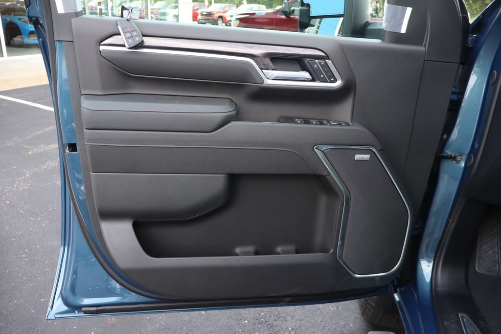 New 2026 Chevrolet Silverado 3500 LTZ w/ LTZ Plus Package AWD/4WD image 4