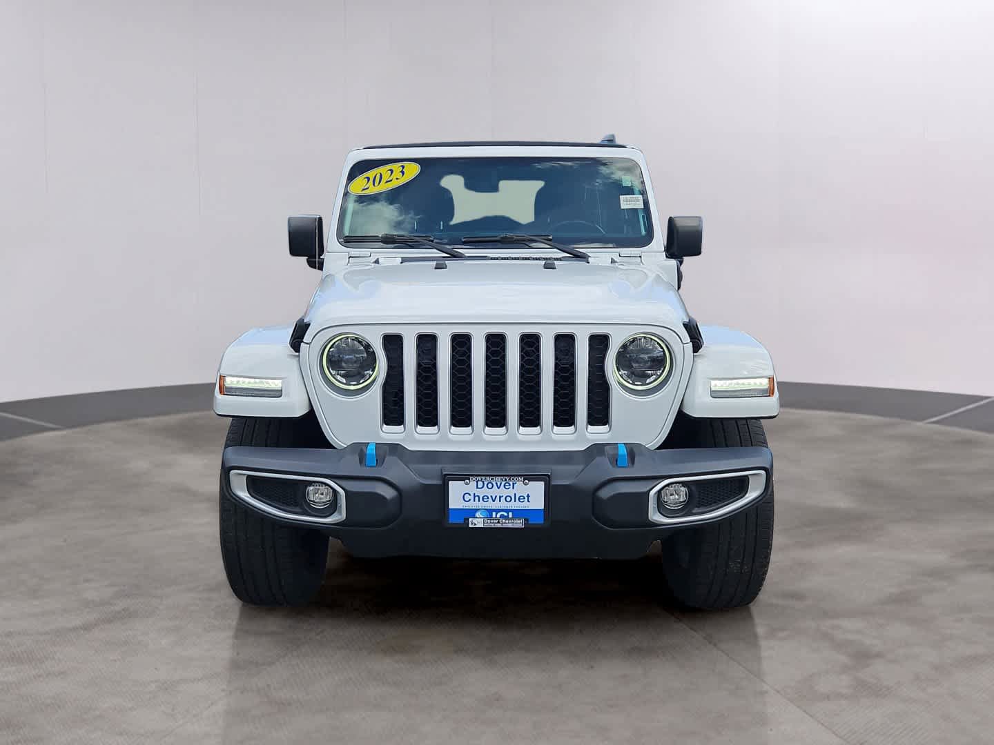 Used 2023 Jeep Wrangler Unlimited Sahara w/ Cold Weather Group AWD/4WD image 2