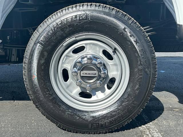 New 2026 Ford F250 XL w/ FX4 Off-Road Package image 37