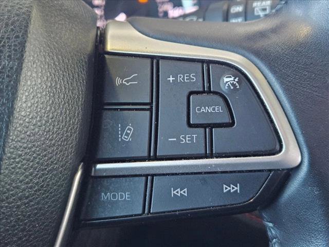 Used 2023 Toyota Highlander XSE image 12