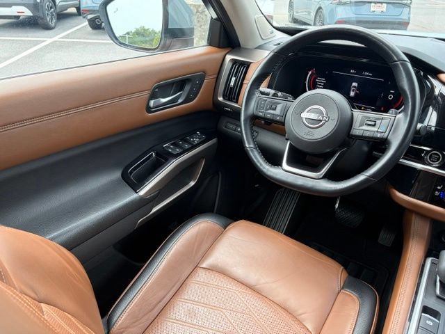 Certified 2022 Nissan Pathfinder Platinum w/ Cargo Package AWD/4WD image 37
