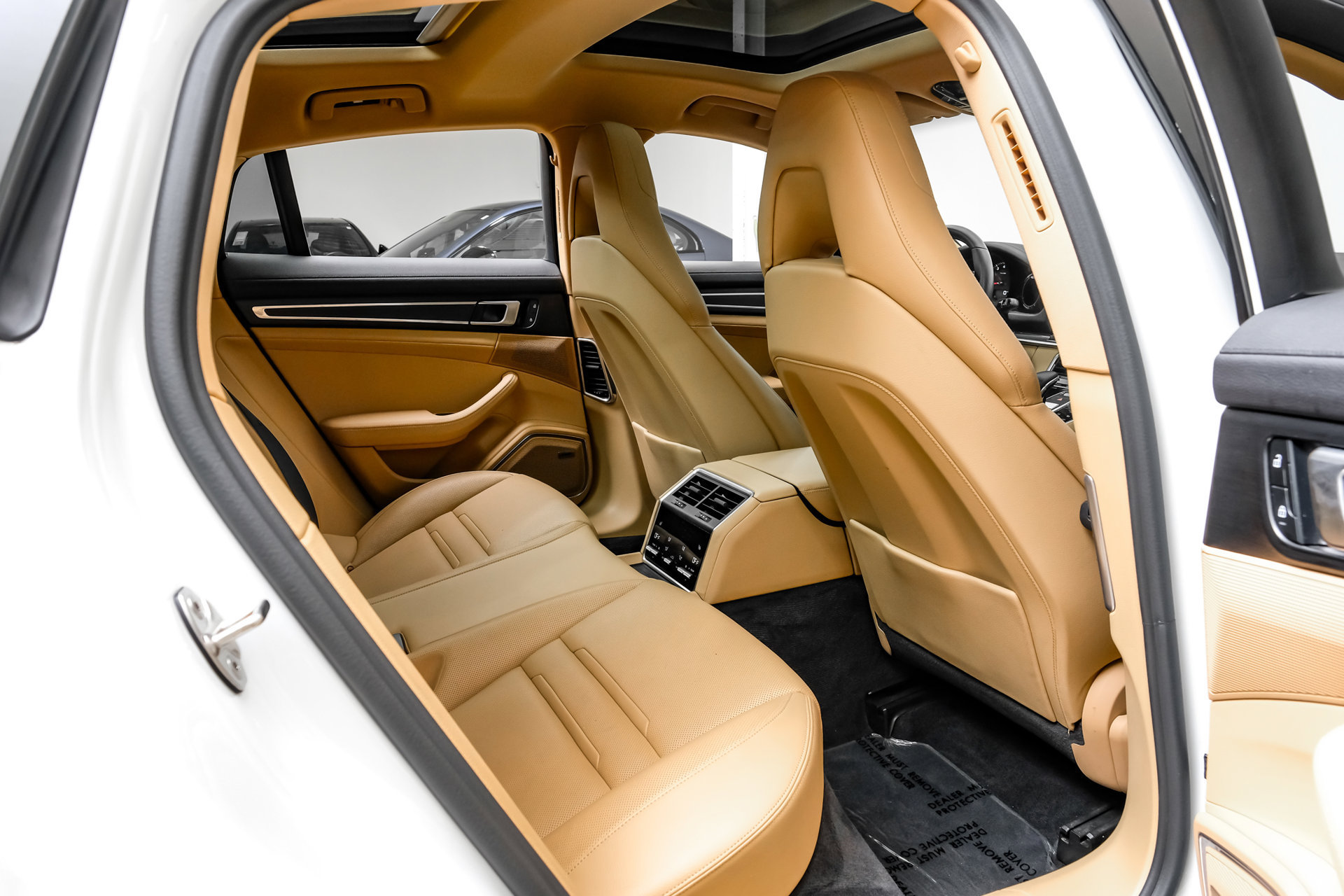 Used 2023 Porsche Panamera Platinum Edition w/ Sportdesign Package RWD image 42