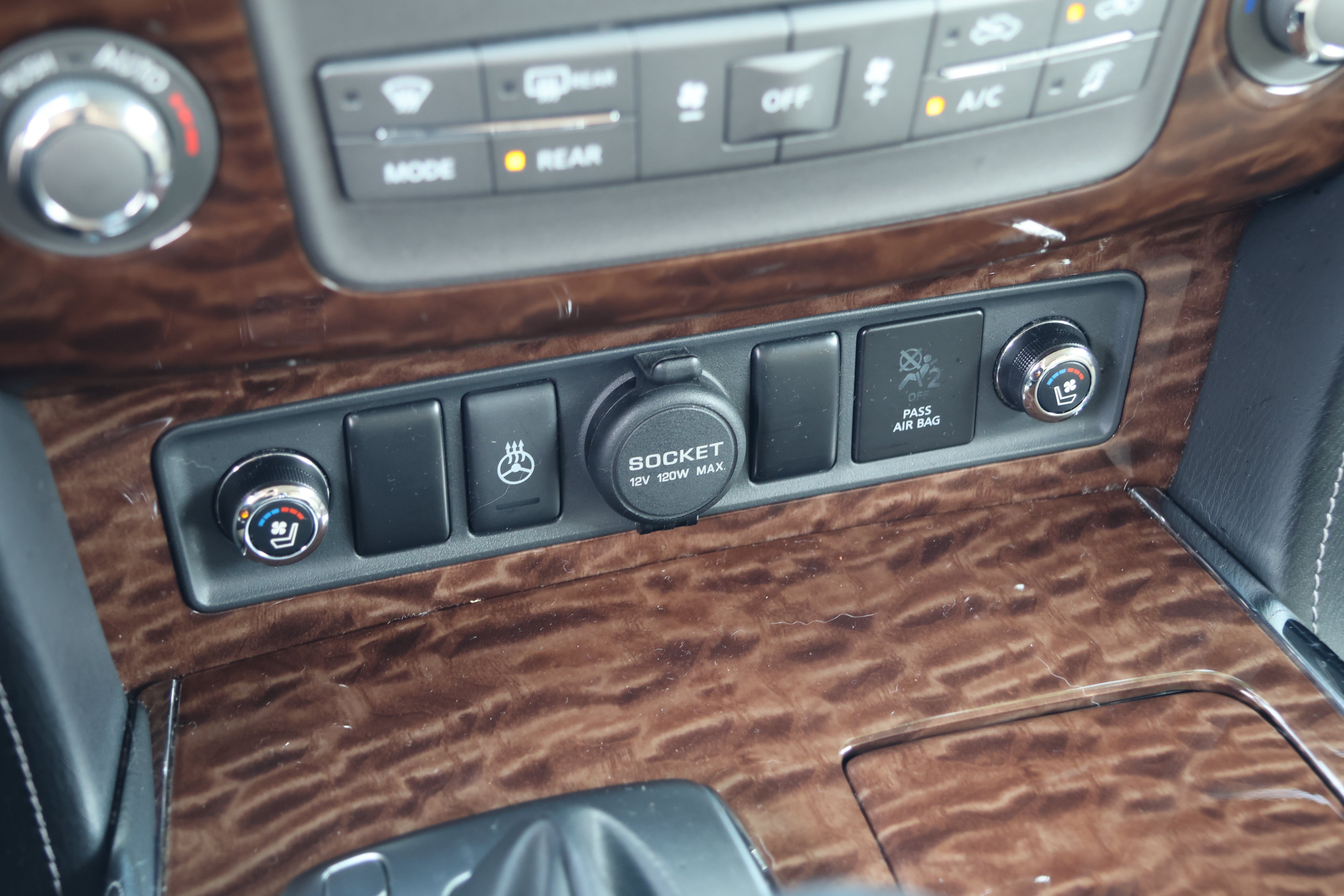 Used 2017 Nissan Armada Platinum w/ Captain Seat Package AWD/4WD image 28