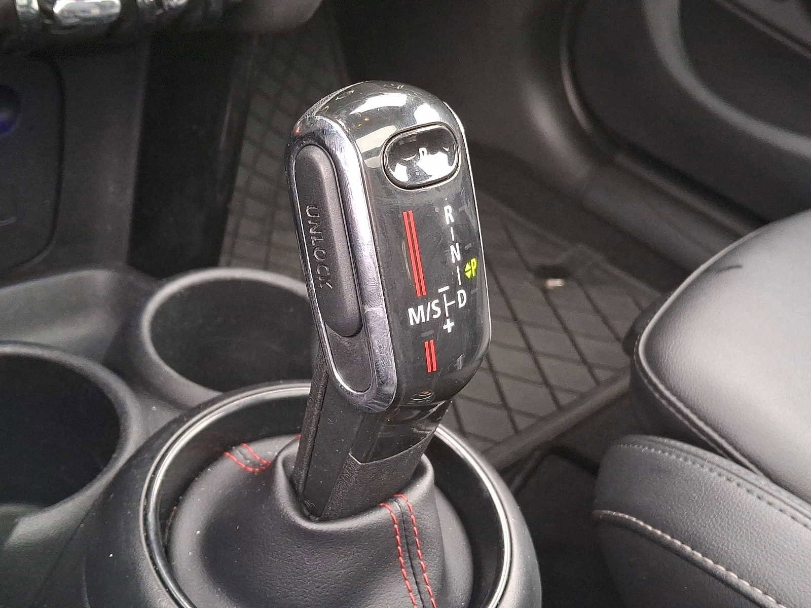 Used 2021 MINI Cooper S w/ 6.5" Touchscreen Package image 9