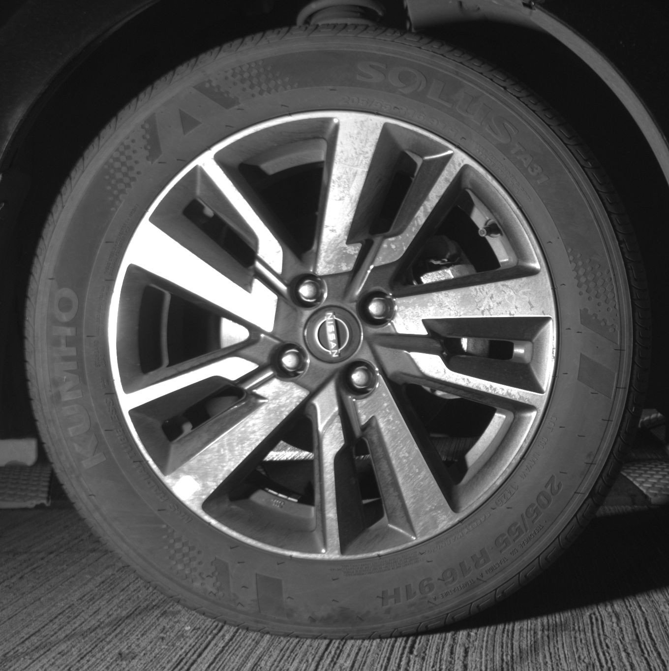 Used 2025 Nissan Versa SV image 13