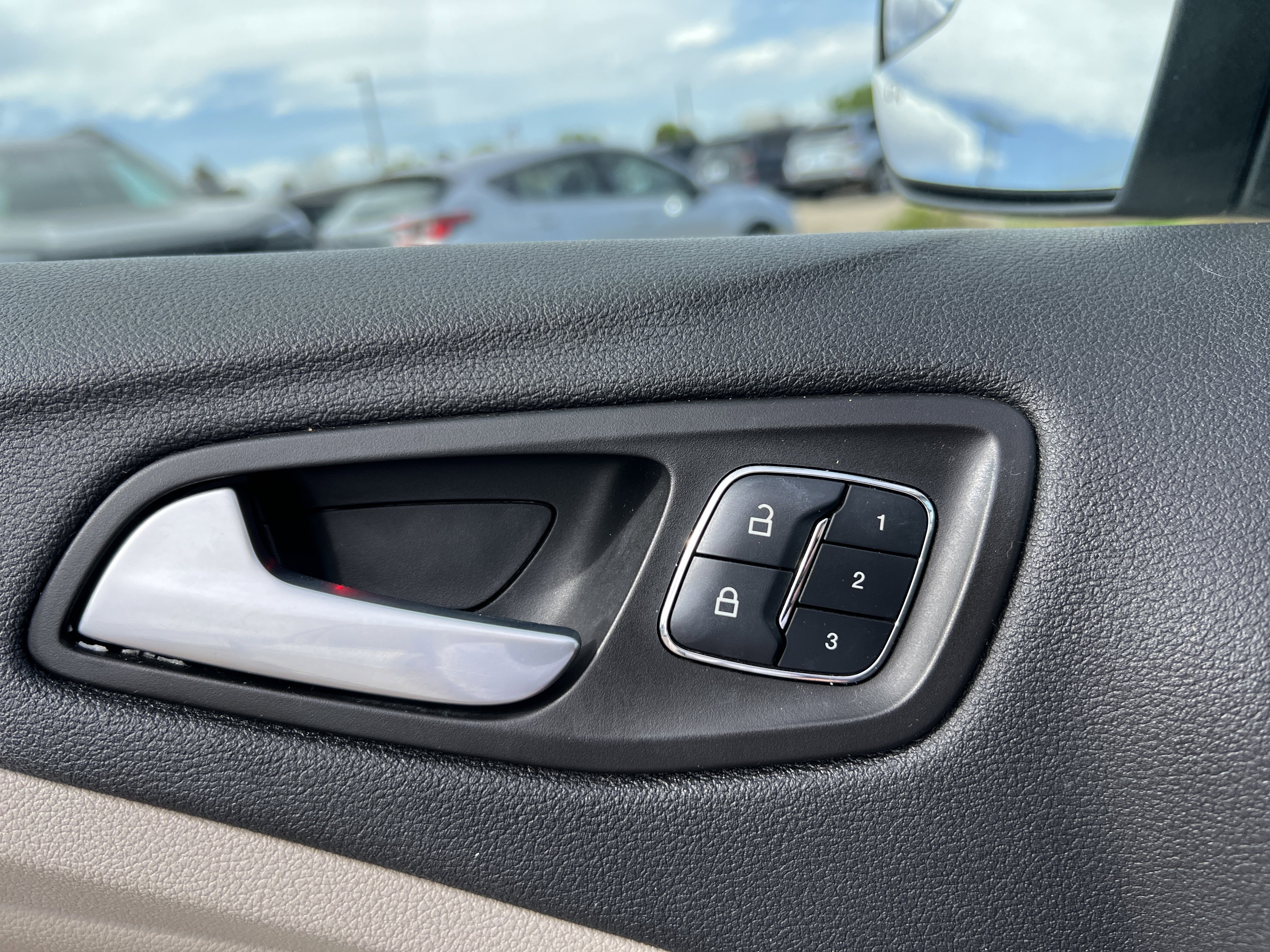 Used 2016 Ford Escape Titanium FWD image 6