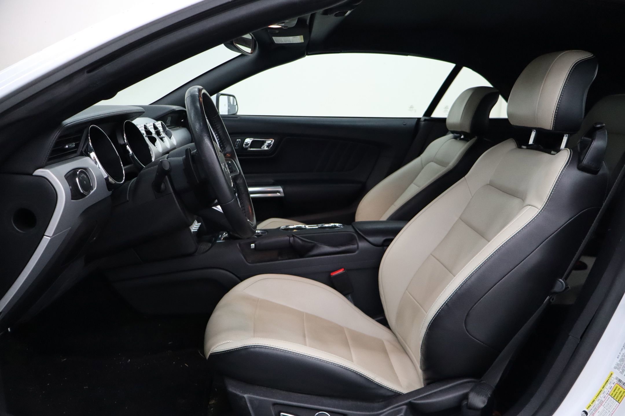 Certified 2017 Ford Mustang Premium image 14