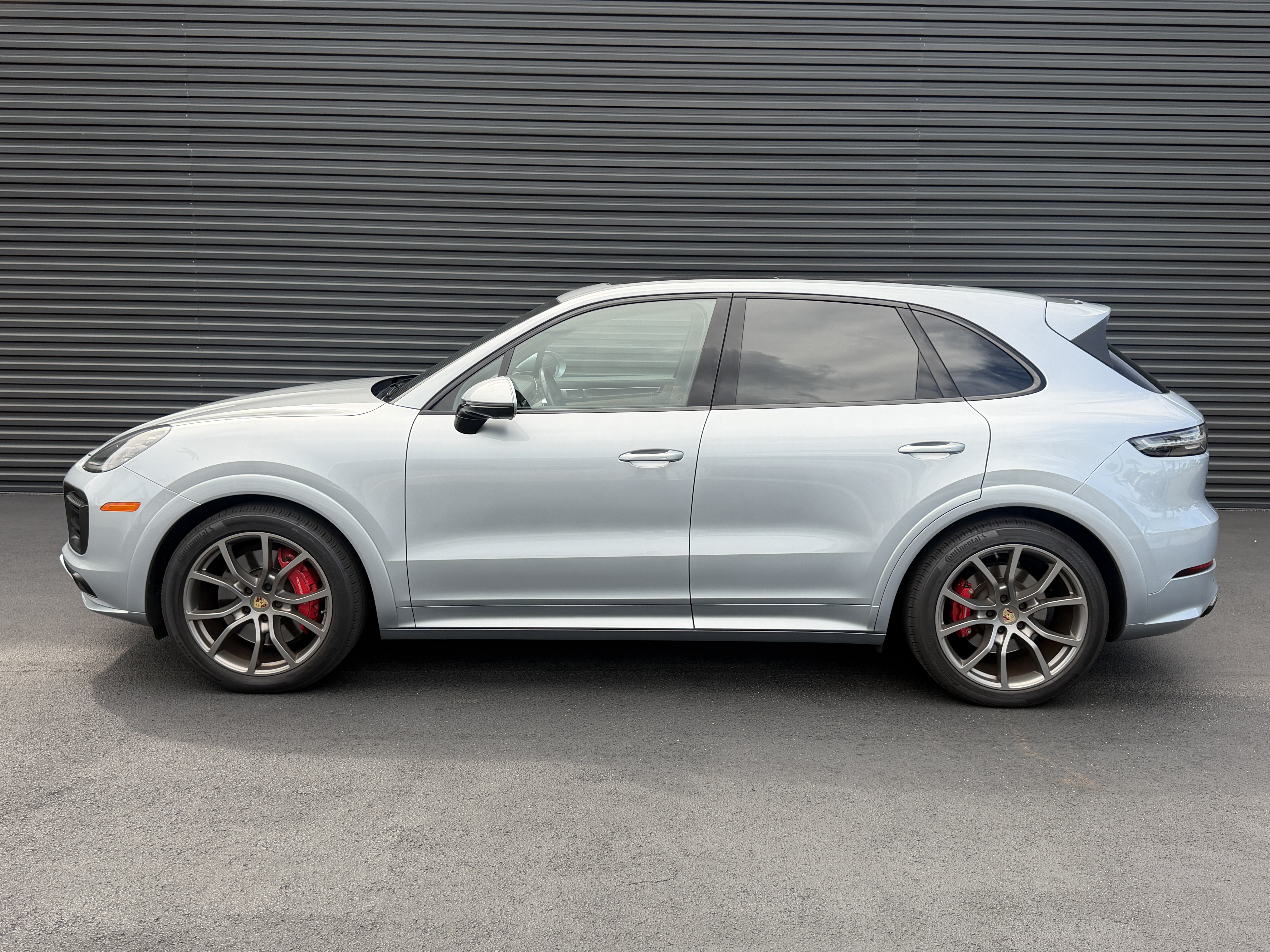 Certified 2023 Porsche Cayenne GTS AWD/4WD image 2