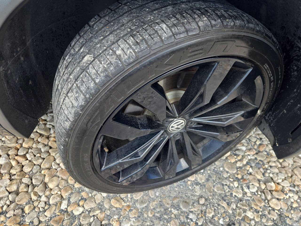 Used 2020 Volkswagen Tiguan SE R-Line AWD/4WD image 10