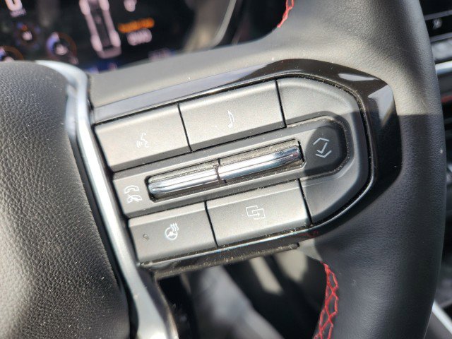 Used 2025 Chevrolet Colorado Z71 w/ Technology Package image 39