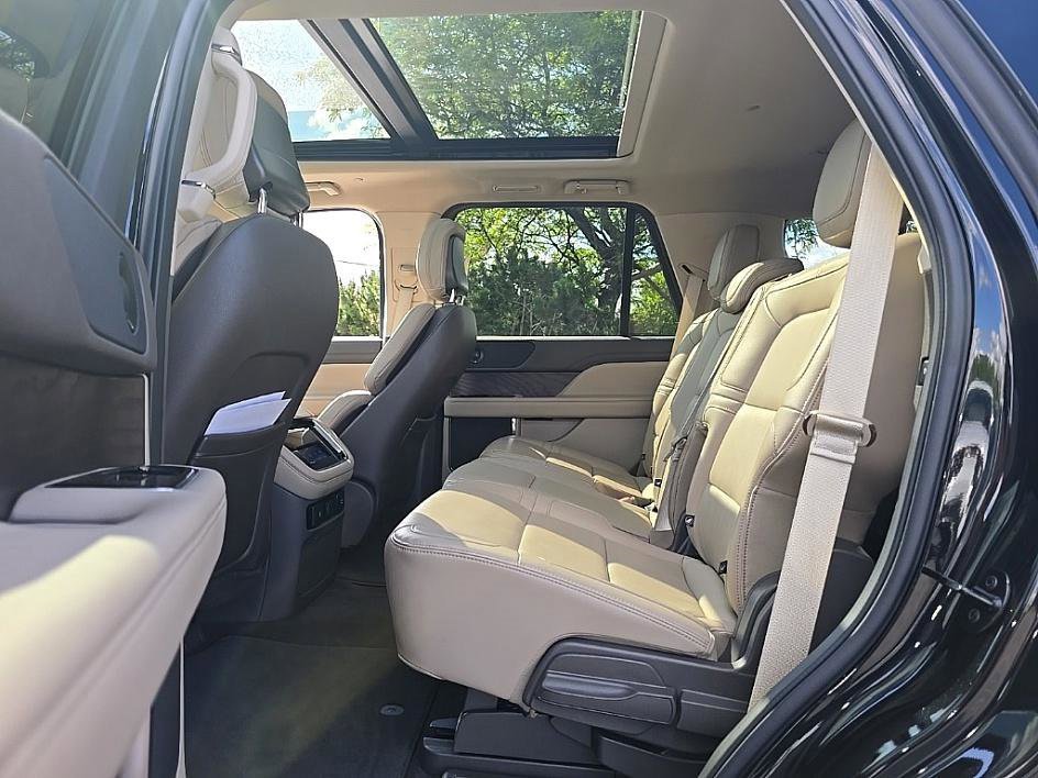 Used 2024 Lincoln Navigator Premiere image 28