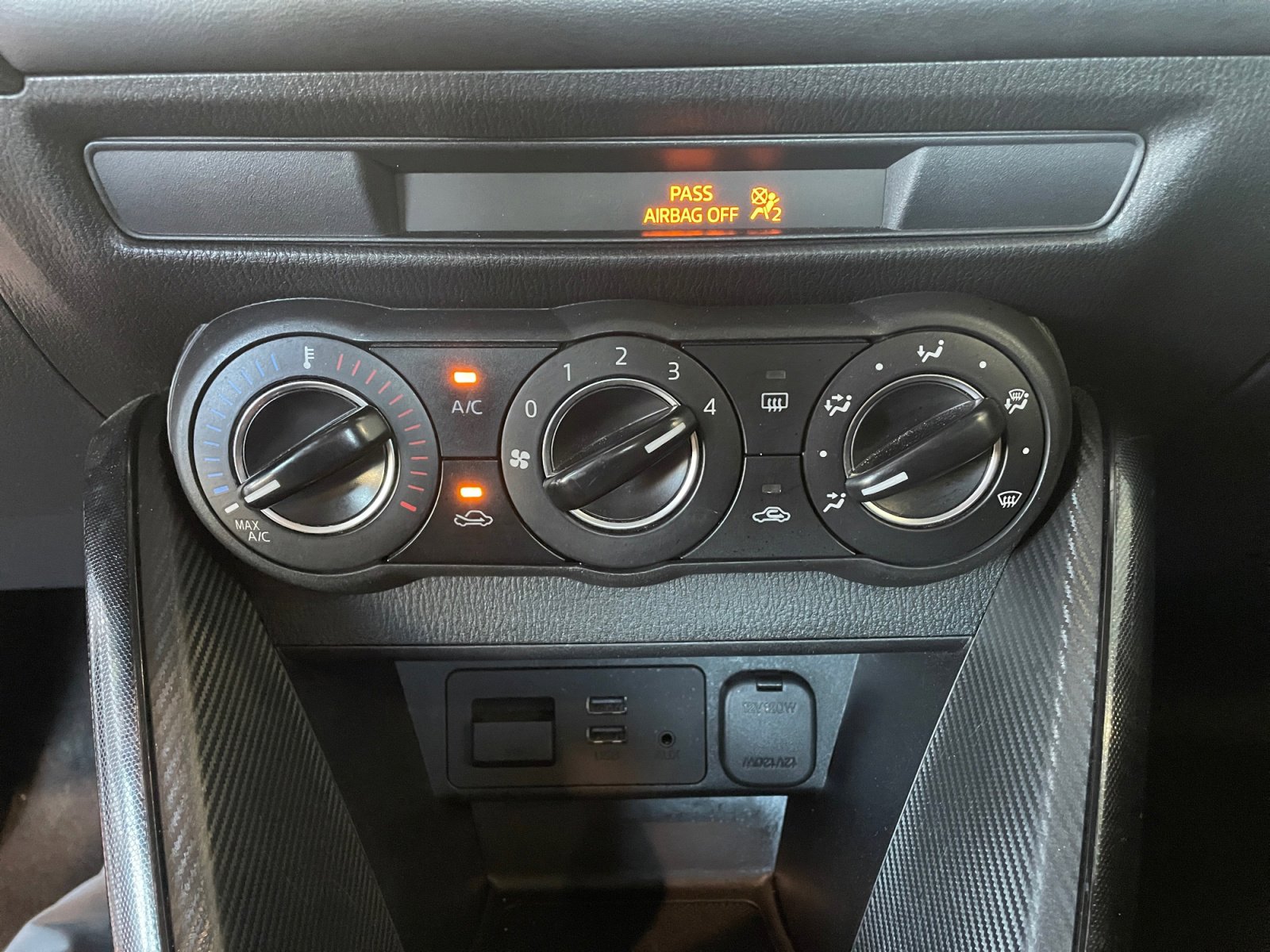 Used 2017 Toyota Yaris iA FWD image 11