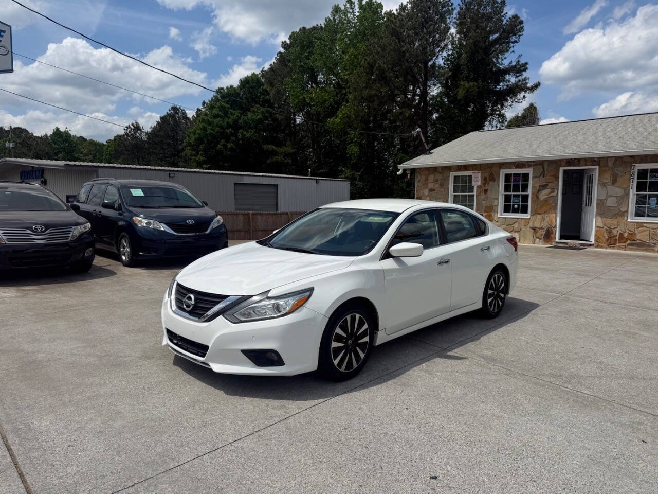 Used 2018 Nissan Altima 2.5 SV FWD image 3