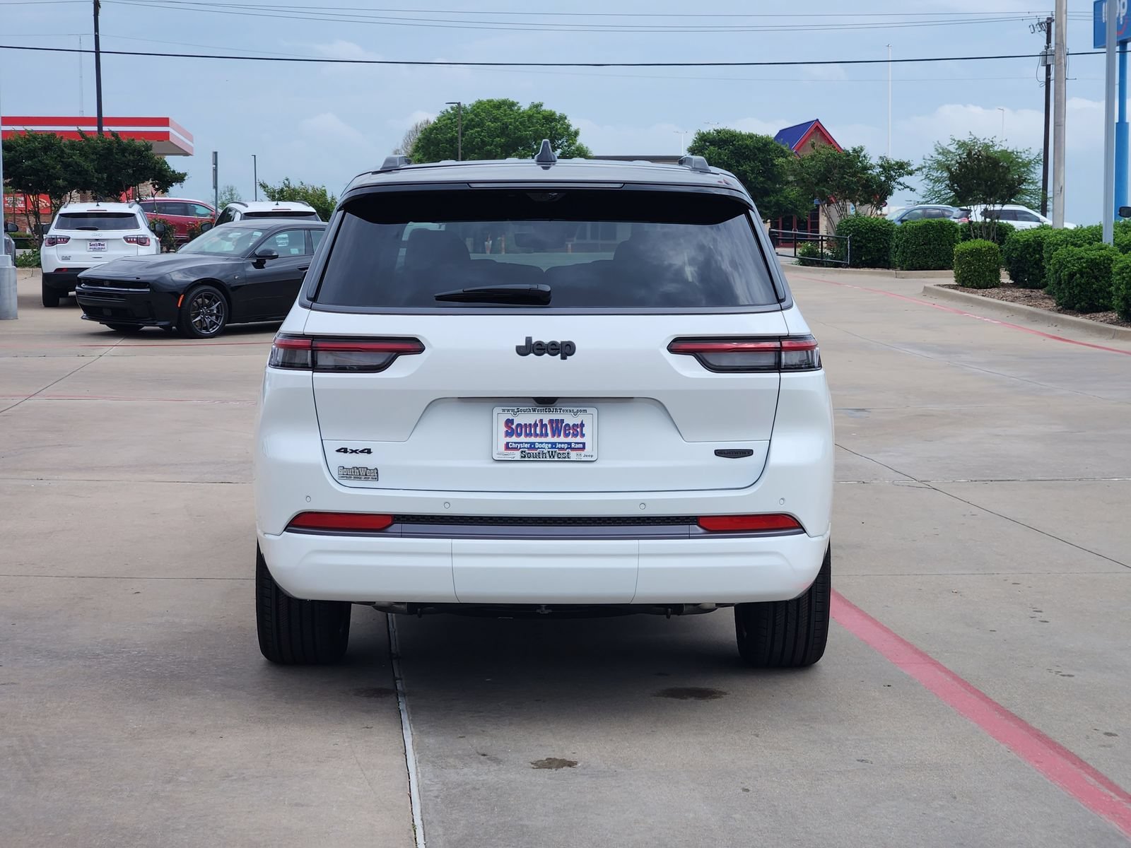 New 2026 Jeep Grand Cherokee L Summit AWD/4WD image 8