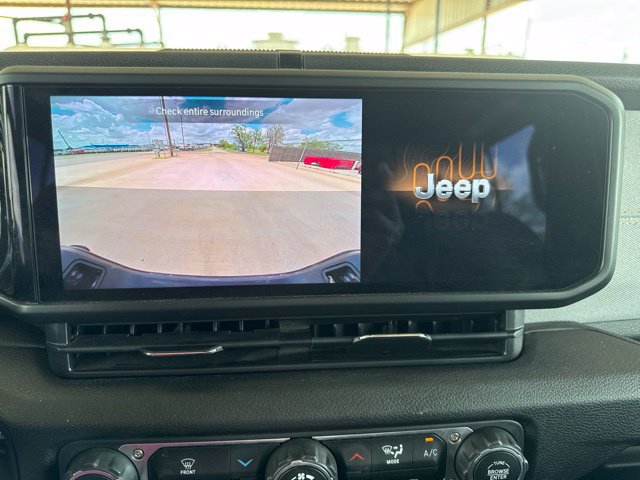 Used 2025 Jeep Gladiator Sport AWD/4WD image 22