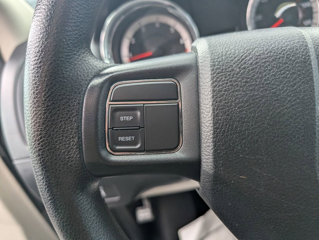 Used 2016 Dodge Grand Caravan American Value Package image 15