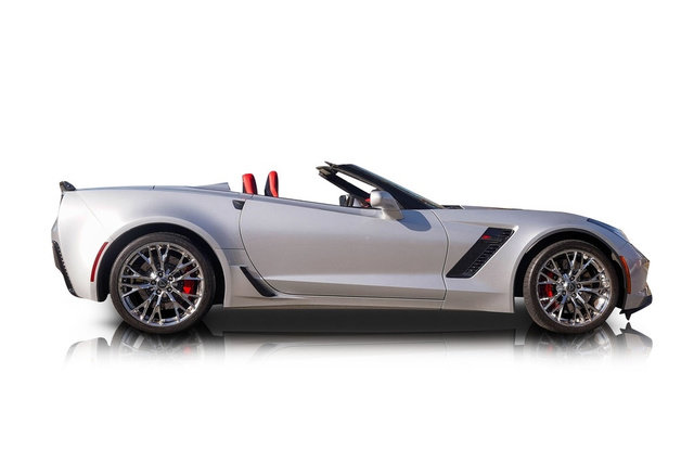 Used 2015 Chevrolet Corvette Z06 w/ 3LZ Preferred Equipment Group RWD image 2