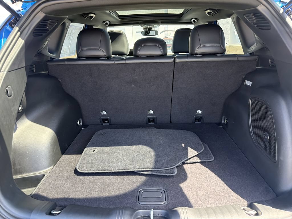 Used 2023 Jeep Compass Latitude w/ Sun and Sound Group AWD/4WD image 30