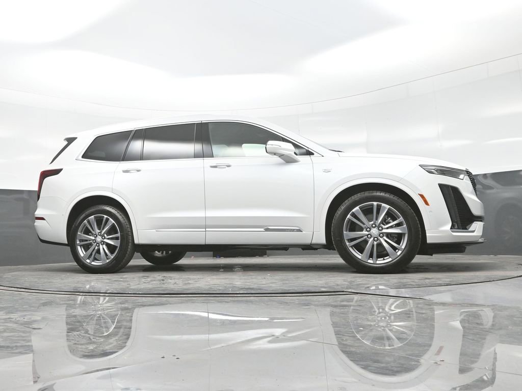 Certified 2025 Cadillac XT6 Premium Luxury w/ Platinum Package image 30