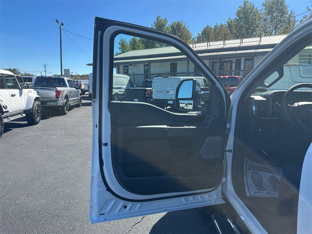 New 2026 Ford F350 Lariat w/ Chrome Package image 16