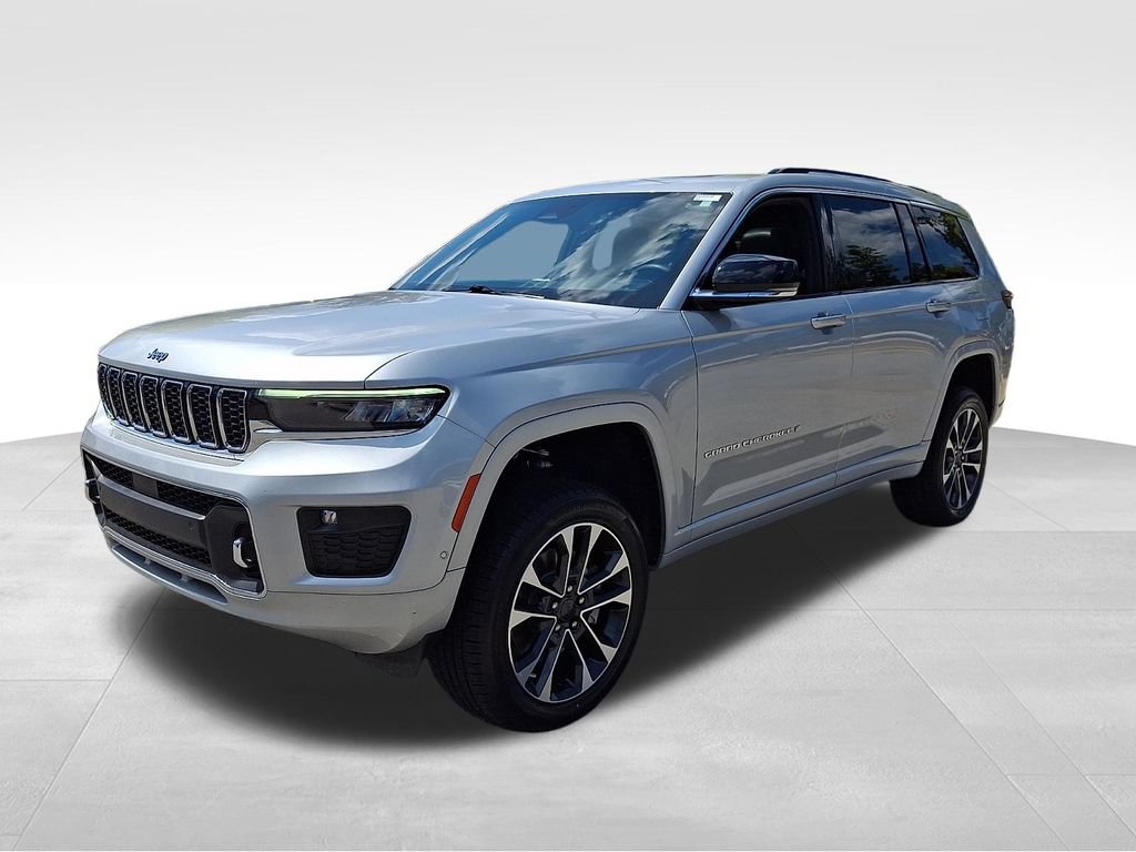 Used 2023 Jeep Grand Cherokee L Overland w/ Luxury Tech Group IV AWD/4WD image 3