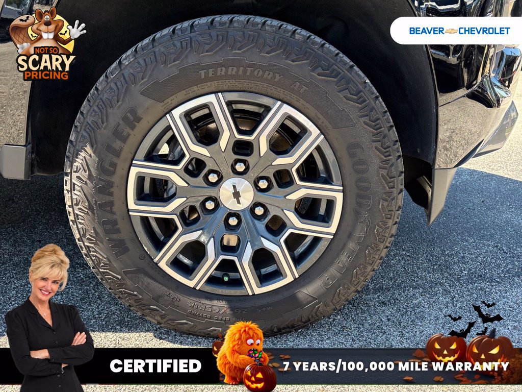 Used 2025 Chevrolet Colorado Z71 w/ Technology Package AWD/4WD image 10