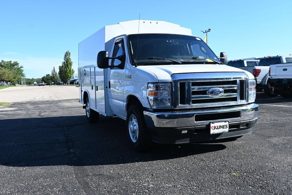 Used 2021 Ford E-350 and Econoline 350 Super Duty w/ Power Windows & Locks Group RWD image 2