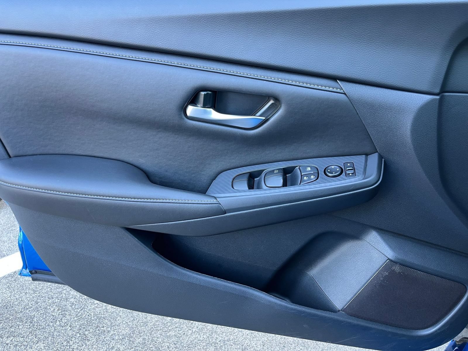 Used 2025 Nissan Sentra SV FWD image 18