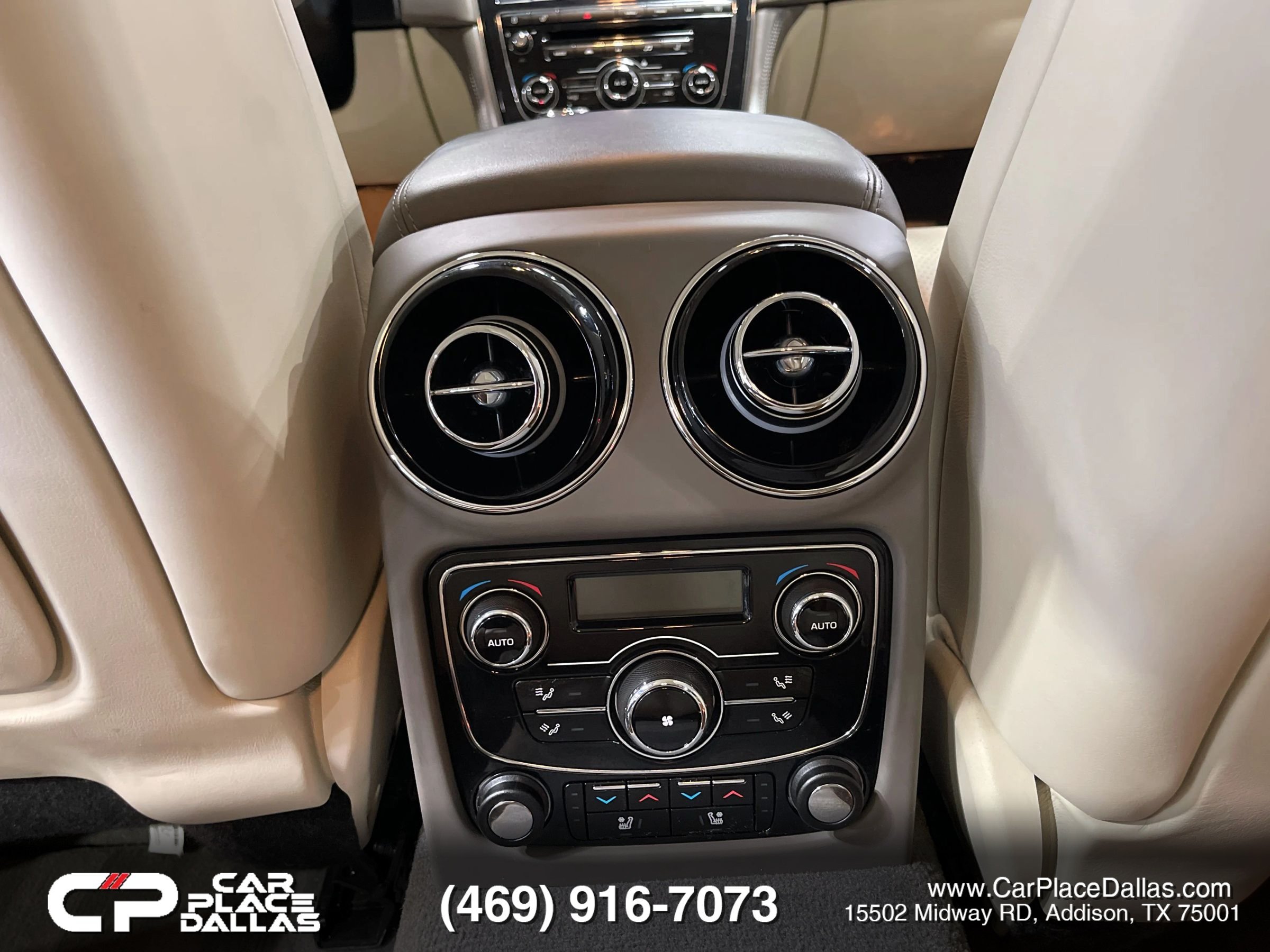 Used 2013 Jaguar XJ L Portfolio RWD image 29