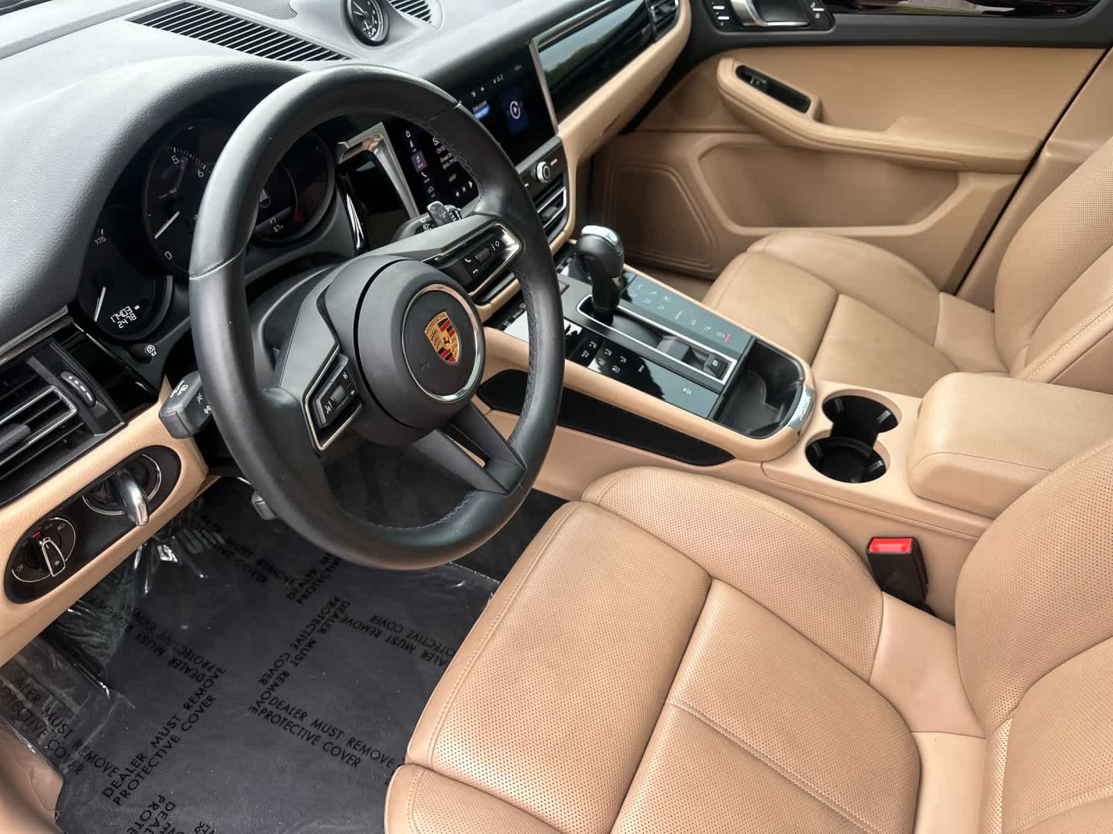 Certified 2024 Porsche Macan AWD/4WD image 4