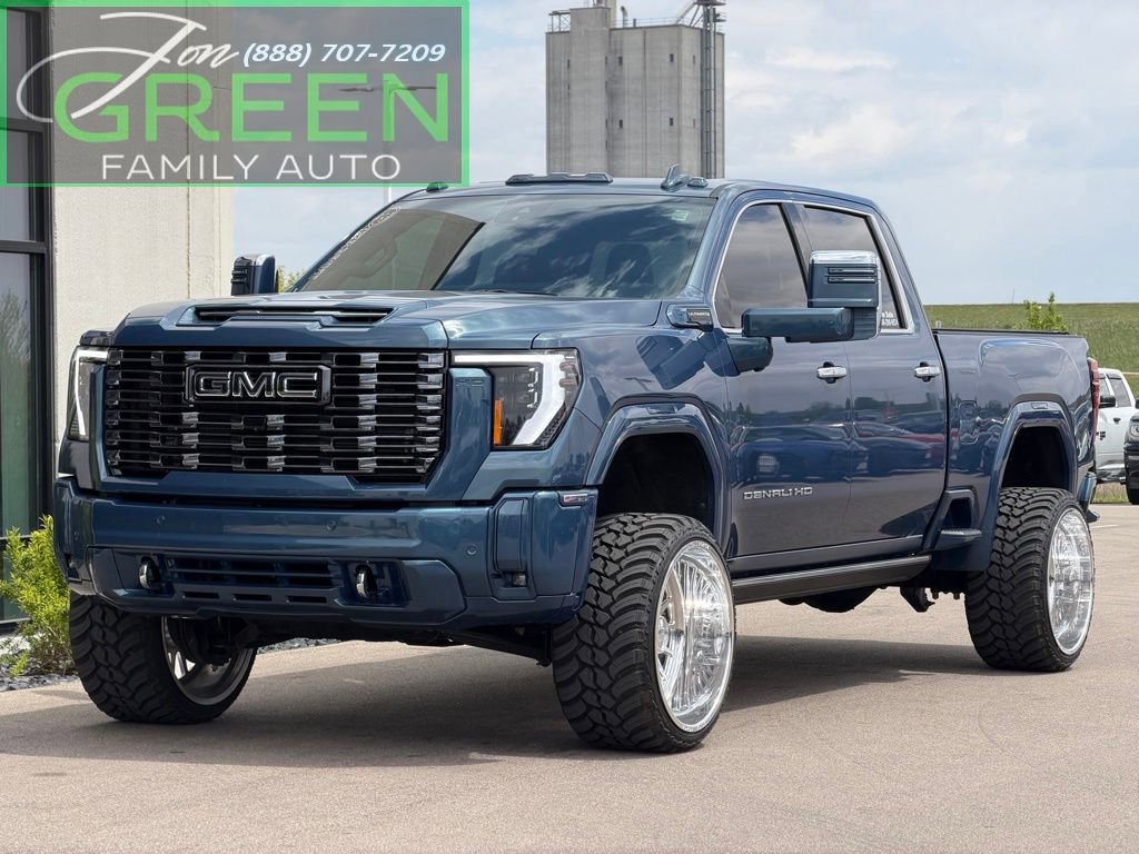 Used 2025 GMC Sierra 2500 Denali Ultimate AWD/4WD image 1