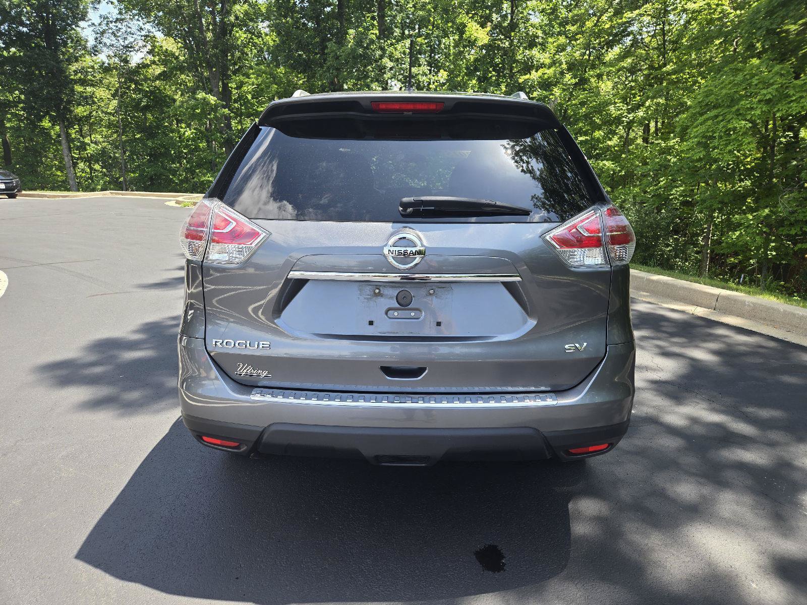 Used 2015 Nissan Rogue SV w/ SV Moonroof Package FWD image 8