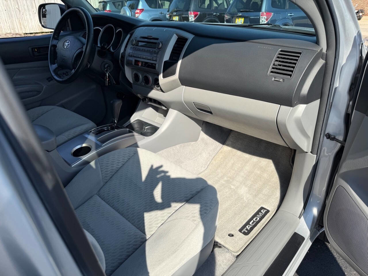 Used 2011 Toyota Tacoma 4x4 Double Cab w/ SR5 Pkg #2 image 87