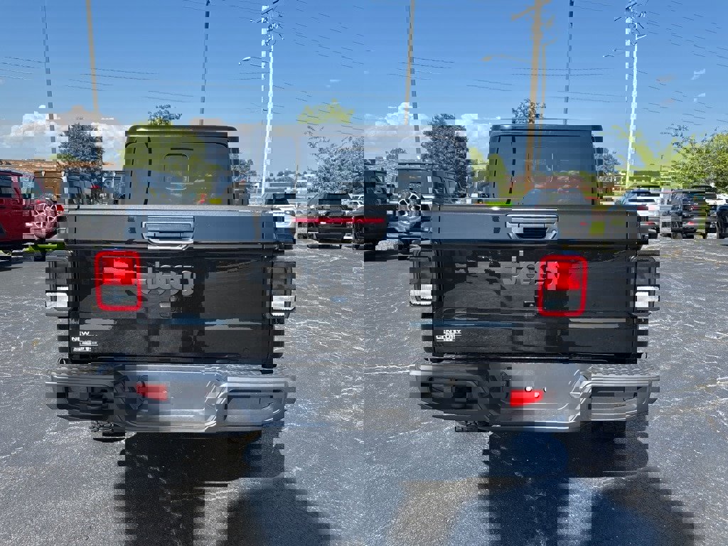 New 2025 Jeep Gladiator Sport image 7