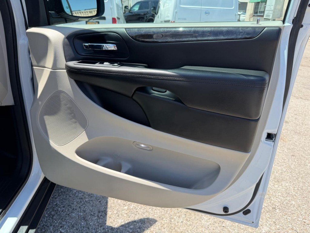 Used 2013 RAM C/V Tradesman FWD image 24