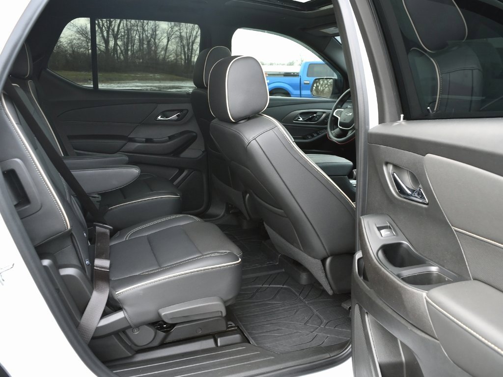 Used 2023 Chevrolet Traverse Premier w/ Redline Edition image 31