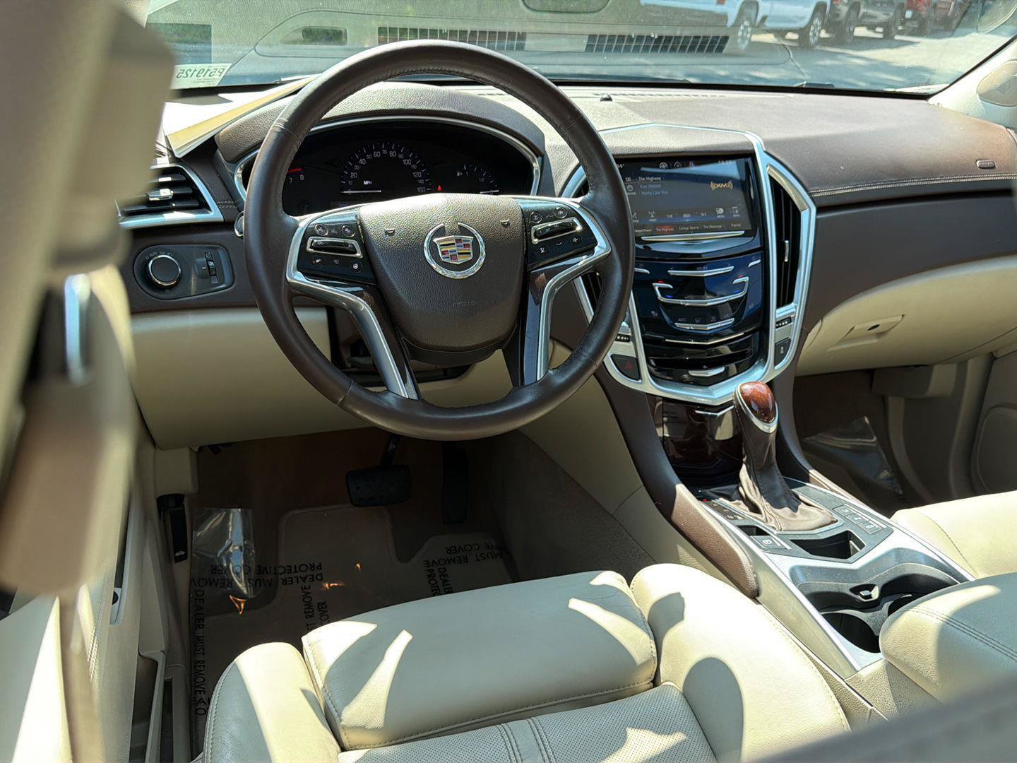 Used 2016 Cadillac SRX Luxury w/ Driver Awareness Package FWD image 18