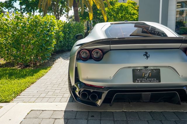 Used 2018 Ferrari 812 Superfast RWD image 22