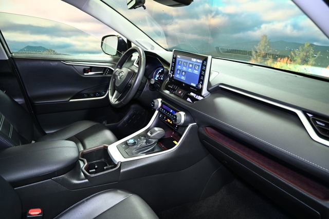Used 2022 Toyota RAV4 Limited image 45