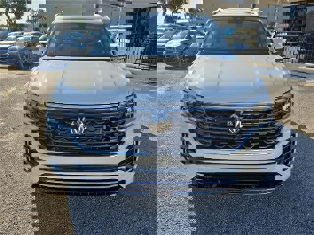 New 2026 Volkswagen Atlas SEL Premium R-Line image 2
