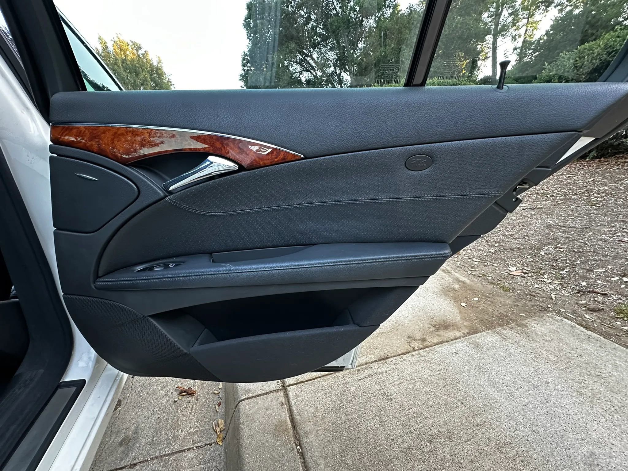Used 2005 Mercedes-Benz E 320 Sedan image 23